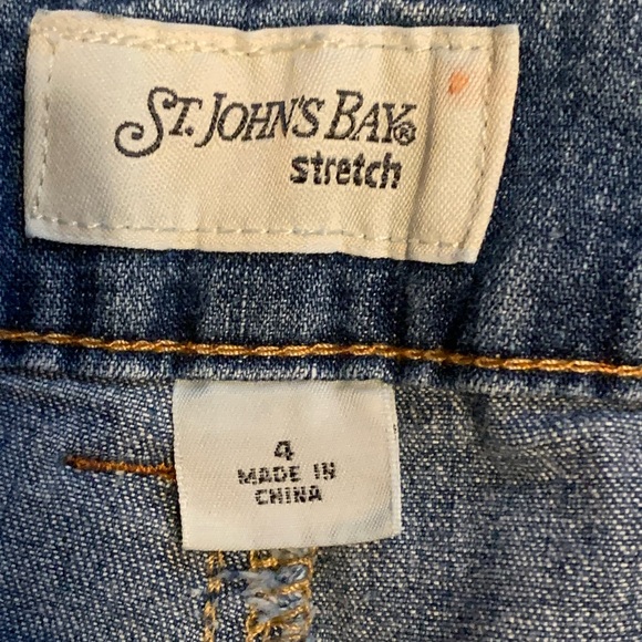 Ladies Brand St. John’s Bay Denim Capris Size 4 - Picture 5 of 6